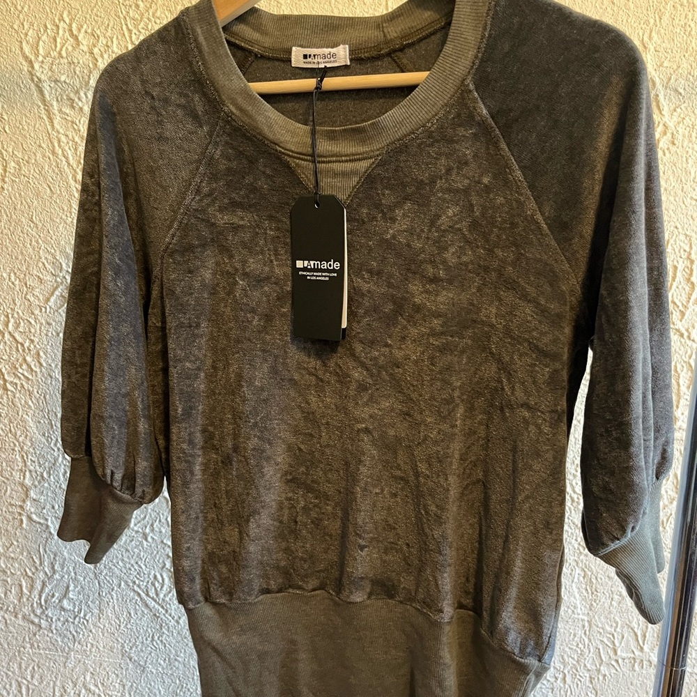 Gray Raglan Sleeve Sweatshirt